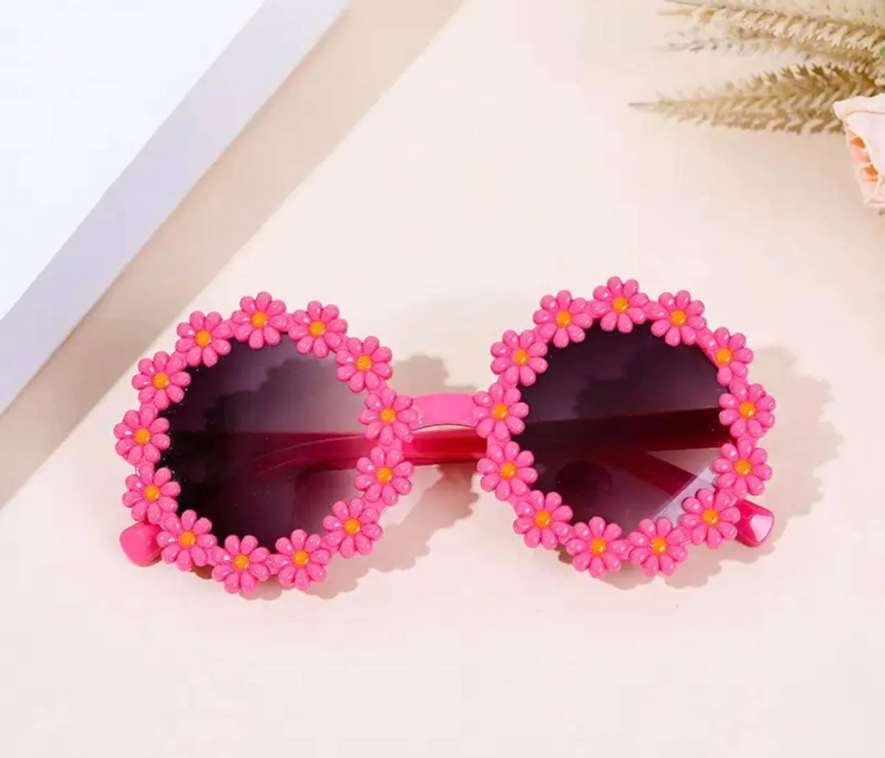 Kids Daisy Sunnies (non UV)