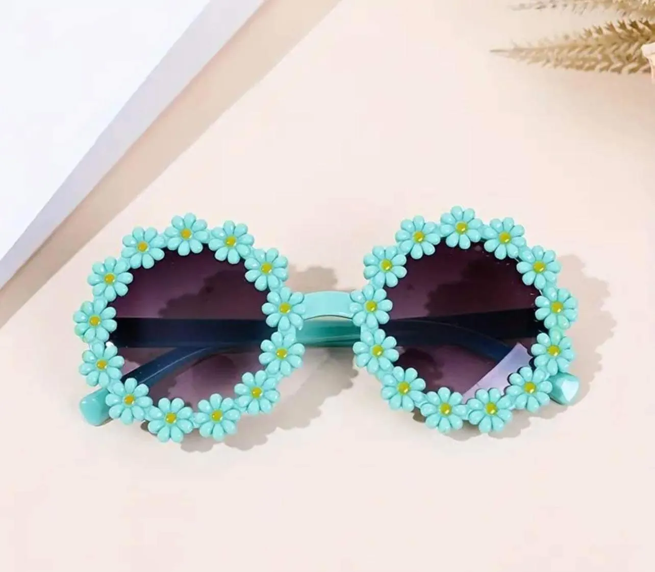 Kids Daisy Sunnies (non UV)